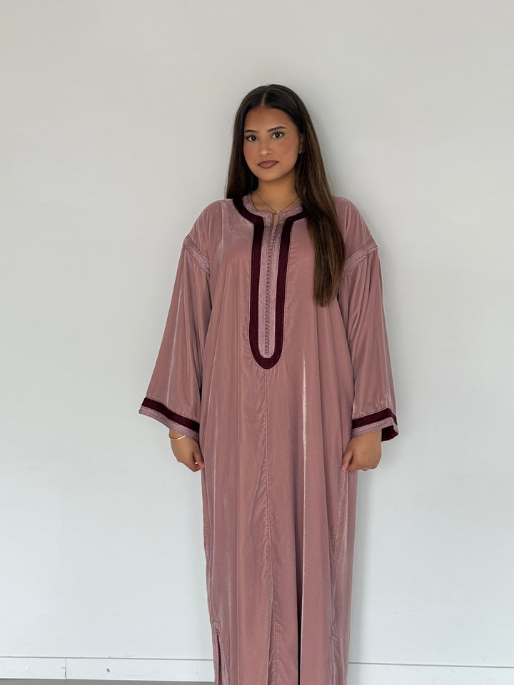 KANDOURA VELVET DUSTY PINK/BURGUNDY | MIORÉ