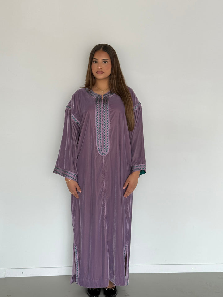 KANDOURA VELVET PASTEL PURPLE/INDIGO GREEN | MIORÉ