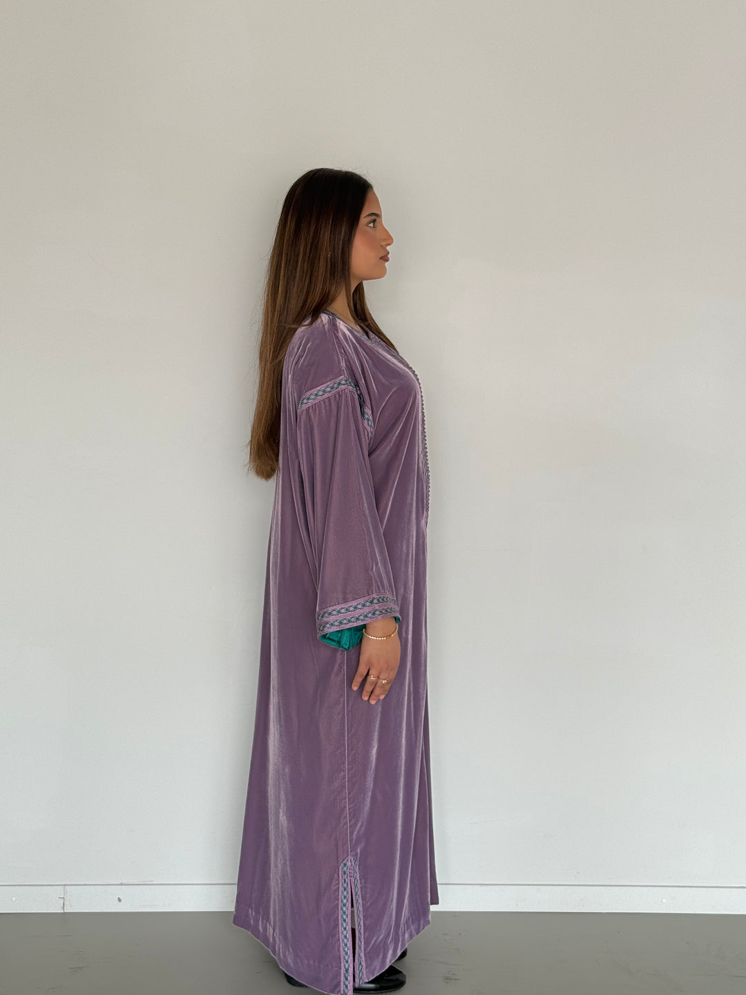 KANDOURA VELVET PASTEL PURPLE/INDIGO GREEN | MIORÉ