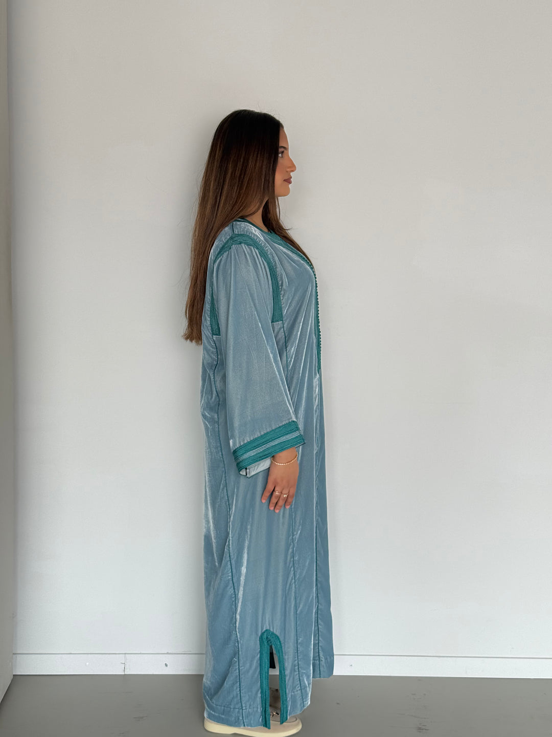 KANDOURA VELVET MISTY BLUE | MIORÉ