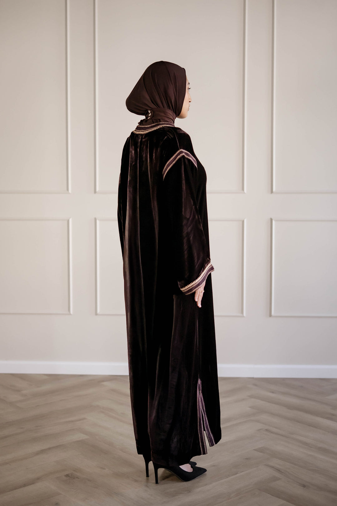 KANDOURA VELVET DARK CHOCOLATE | MIORÉ